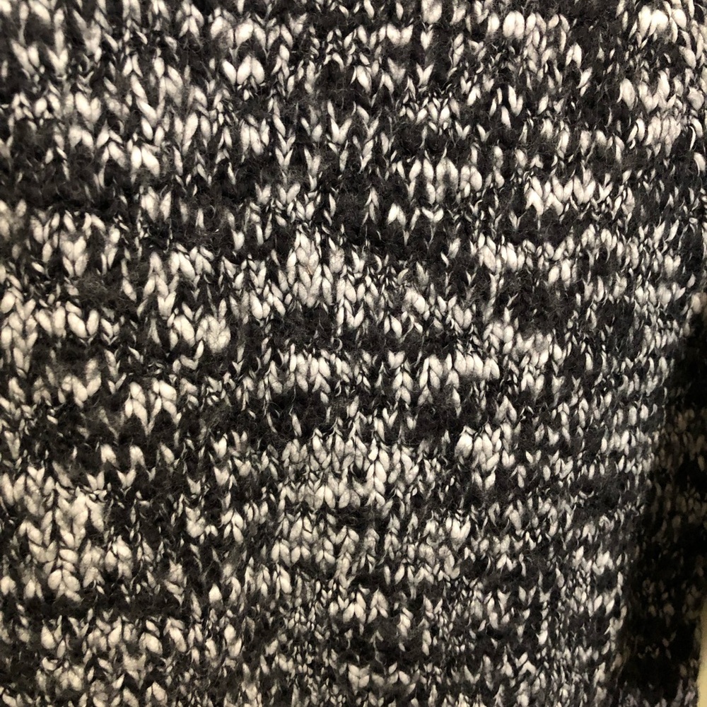 Sweater - Picture 4 of 4